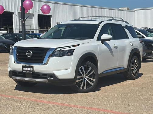 2025 Nissan Pathfinder Platinum FWD