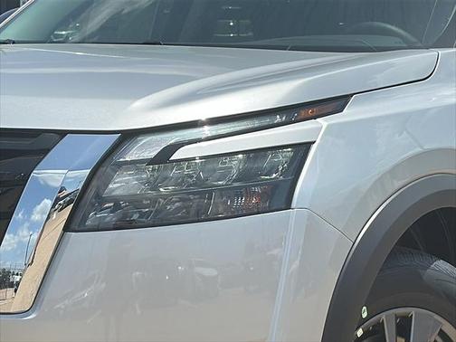 2025 Nissan Pathfinder S FWD