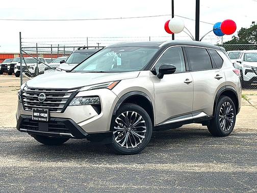 Champagne Silver Metallic / Super Black Two-tone 2026 Nissan Rogue Platinum