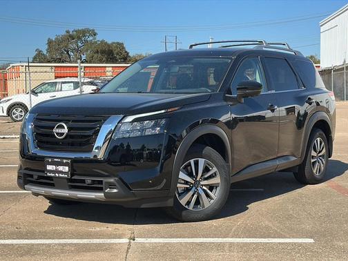 2025 Nissan Pathfinder SL FWD