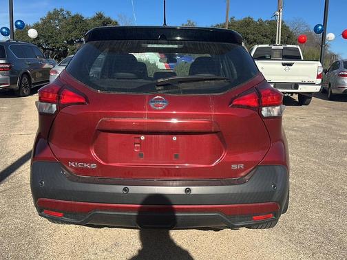 2020 Nissan Kicks SR