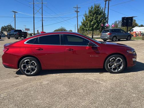 2022 Chevrolet Malibu FWD LT