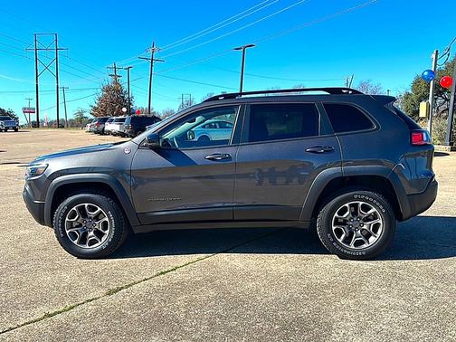 2022 Jeep Cherokee Trailhawk