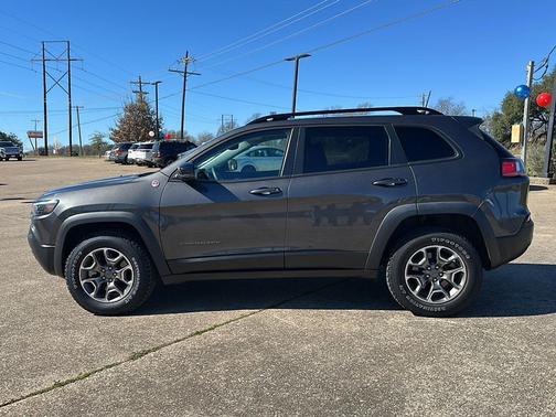 2022 Jeep Cherokee Trailhawk