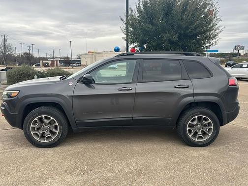 2022 Jeep Cherokee Trailhawk