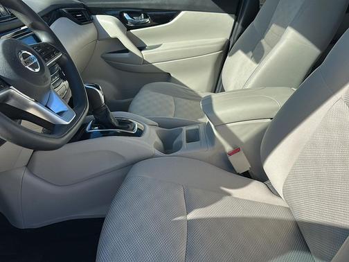 2020 Nissan Rogue Sport SV