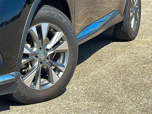 Magnetic Black Metallic 2015 Nissan Murano SV