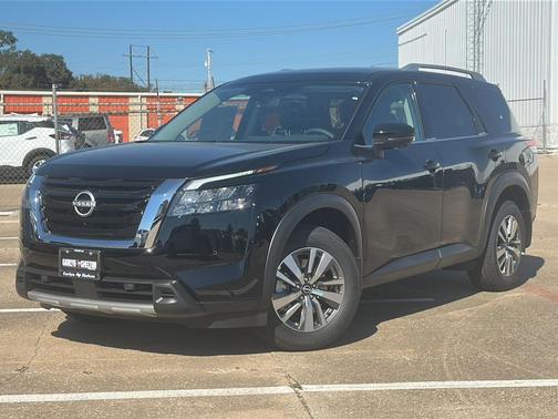 2025 Nissan Pathfinder SL FWD