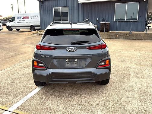 2021 Hyundai KONA SEL