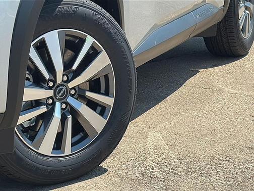 2025 Nissan Pathfinder SL FWD