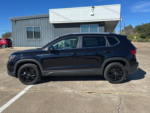 2024 Volkswagen Taos 1.5T SE