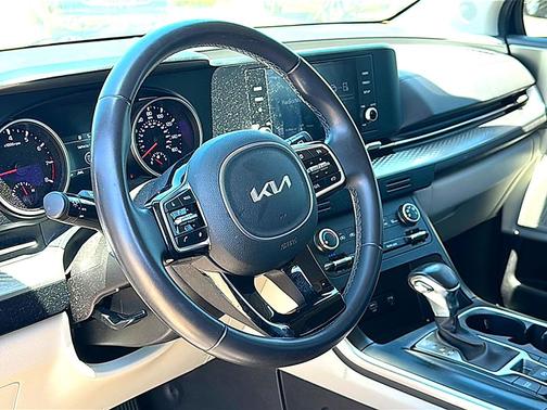 Deep Chroma Blue 2024 Kia Carnival LX