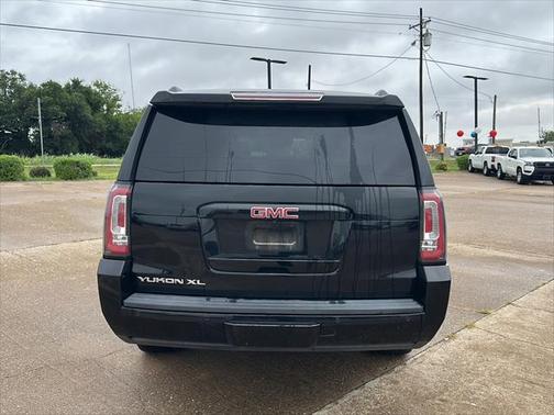 2017 GMC Yukon XL SLT