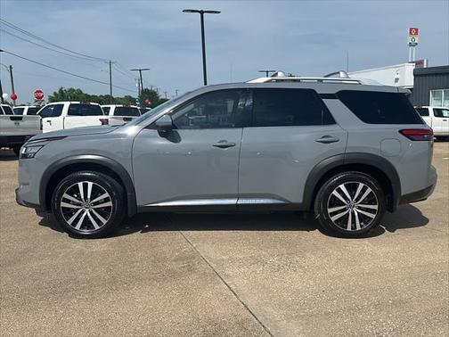 2023 Nissan Pathfinder Platinum FWD