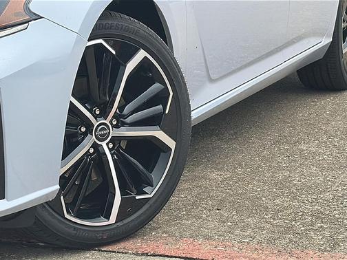 2025 Nissan Altima SR FWD