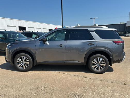 2025 Nissan Pathfinder SL 4WD