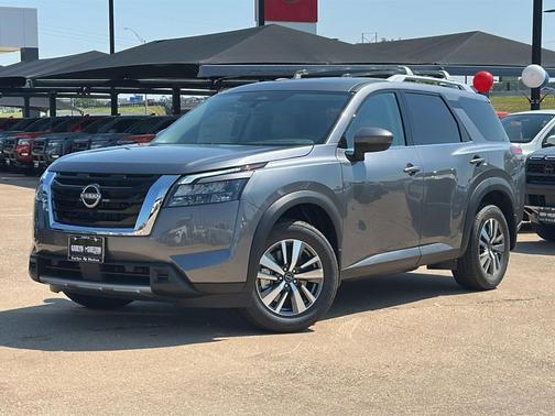 2025 Nissan Pathfinder SL 4WD