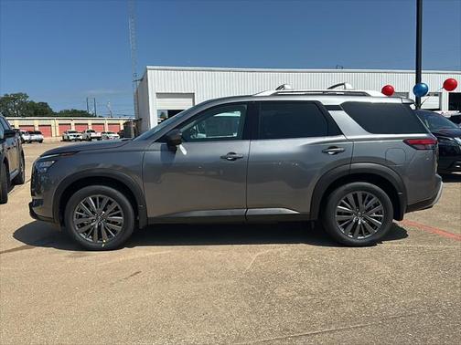 2025 Nissan Pathfinder SL FWD