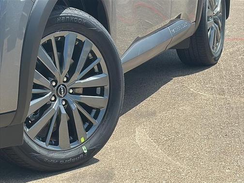 2025 Nissan Pathfinder SL FWD
