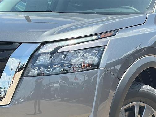 2025 Nissan Pathfinder S FWD