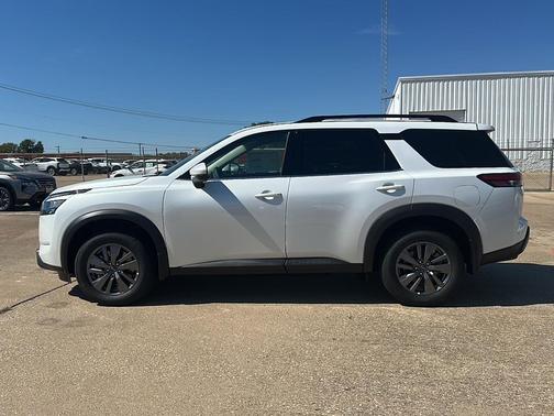 2025 Nissan Pathfinder SV FWD