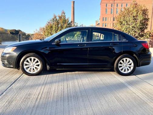 2013 Chrysler 200 Touring