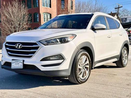 2017 Hyundai TUCSON SE