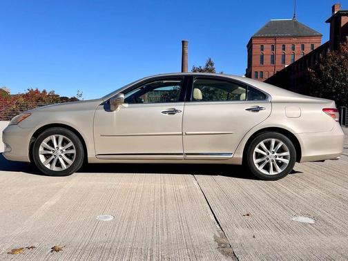 2010 Lexus ES 350 Base