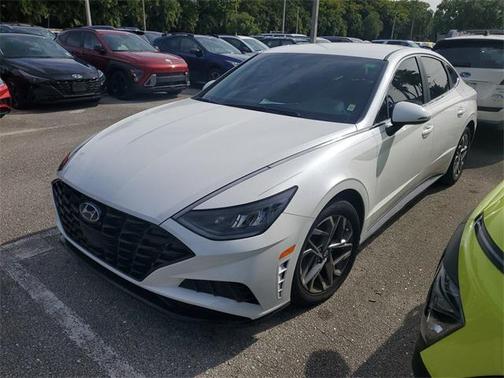 2022 Hyundai SONATA SEL