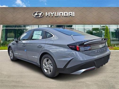 2025 Hyundai SONATA SE
