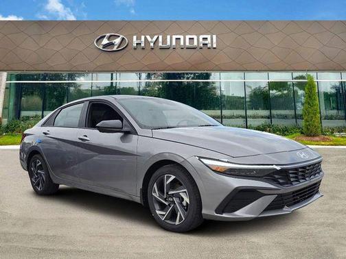 2025 Hyundai ELANTRA SEL