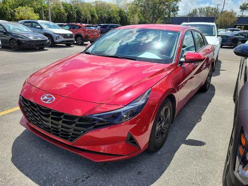 2023 Hyundai ELANTRA SEL