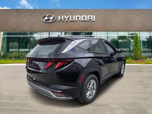 Phantom Black 2026 Hyundai TUCSON SE