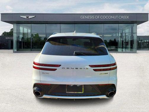 Uyuni White 2023 Genesis GV70 3.5T AWD Sport