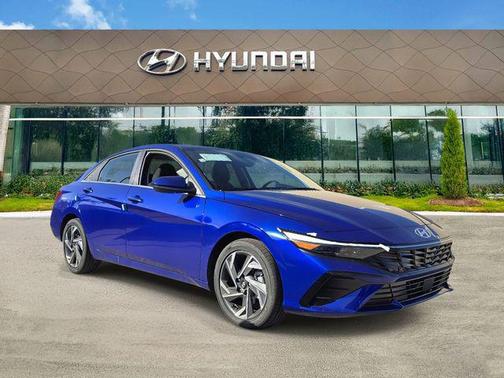 2025 Hyundai ELANTRA SEL