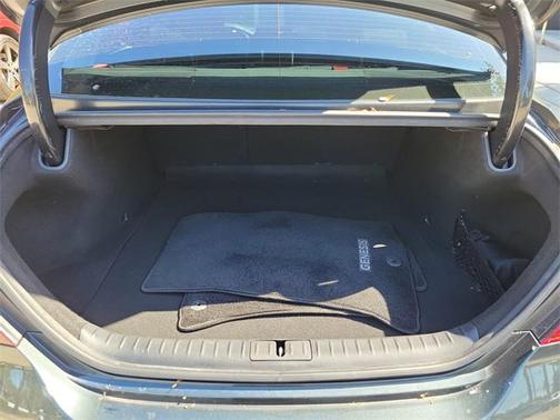 2023 Genesis G70 2.0T RWD