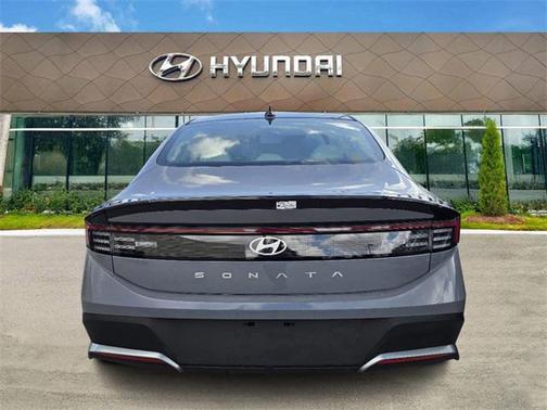 2025 Hyundai SONATA SE