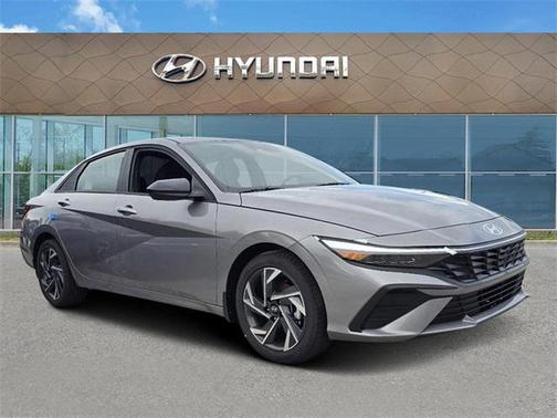 2025 Hyundai ELANTRA SEL
