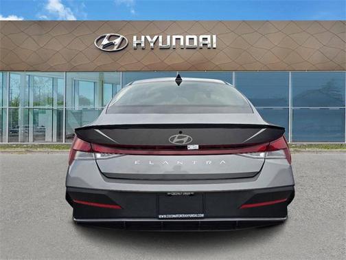 2025 Hyundai ELANTRA SEL