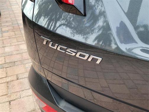 2024 Hyundai TUCSON SE