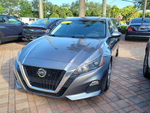 Gun Metallic 2022 Nissan Altima S FWD
