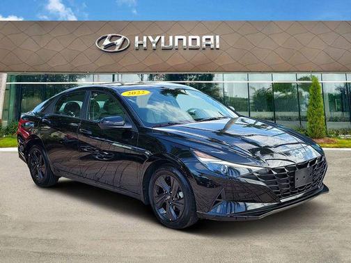 Phantom Black 2022 Hyundai ELANTRA SEL