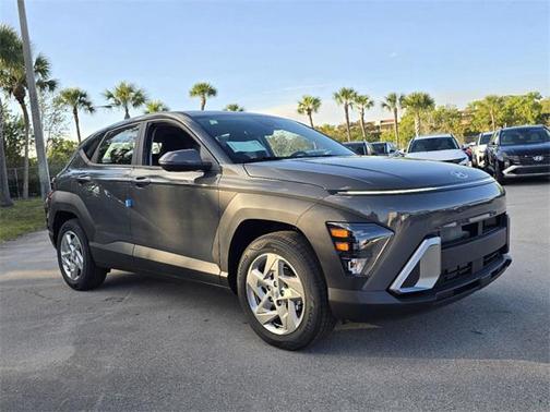 2025 Hyundai KONA SE