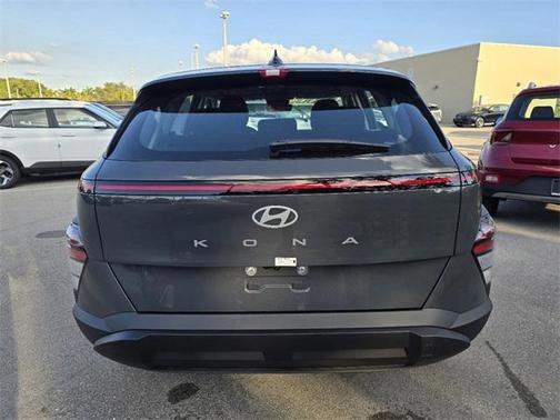 2025 Hyundai KONA SE