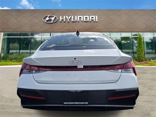 2025 Hyundai ELANTRA SEL
