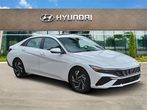 2025 Hyundai ELANTRA SEL