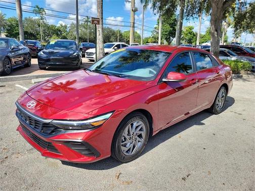 2024 Hyundai ELANTRA SEL