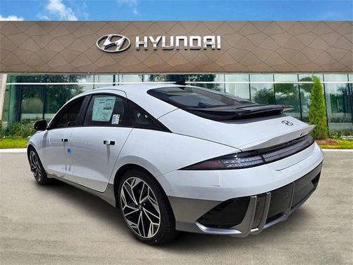2025 Hyundai IONIQ 6 SEL