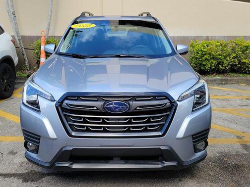 Ice Silver Metallic 2023 Subaru Forester Limited
