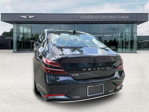 2023 Genesis G70 2.0T RWD